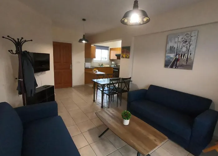 Amelia Two Bedroom - 201 아파트 파포스